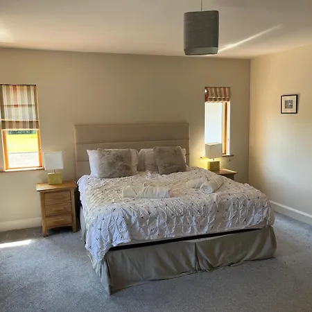 Ballycorrigan Luxury House For Up To 12 Guests * Ballina (Tipperary)